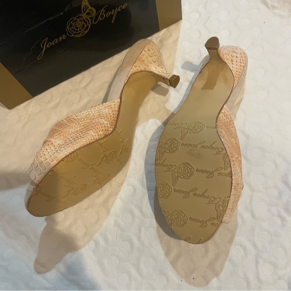 Joan Boyce Bejeweled Heels Women’s 7.5 168885 Tan/ Cream Silver Classic - Picture 4 of 10